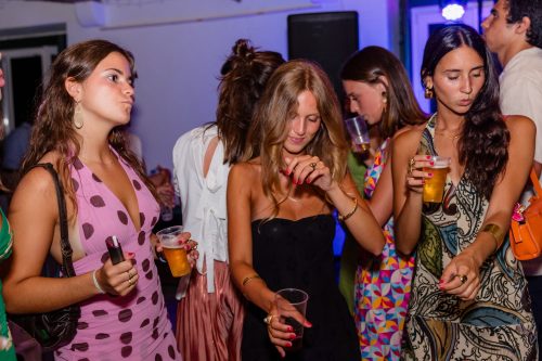 00243- 18 anos Leonor