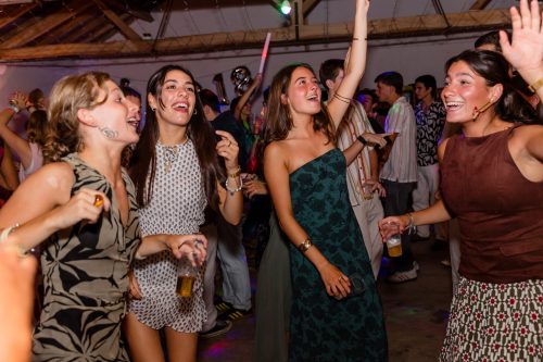 00263- 18 anos Leonor