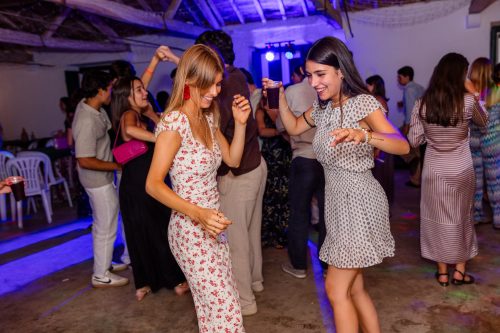 00423- 18 anos Leonor