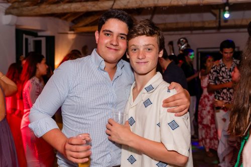 00435- 18 anos Leonor