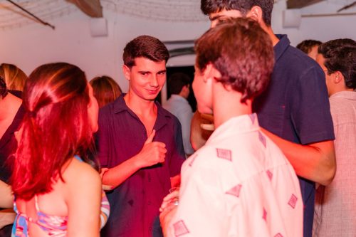 00438- 18 anos Leonor