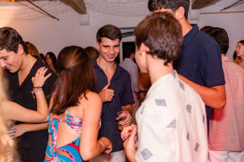 00439- 18 anos Leonor