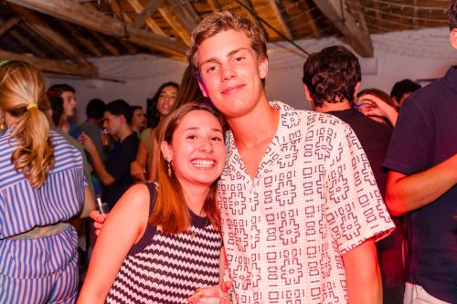 00445- 18 anos Leonor