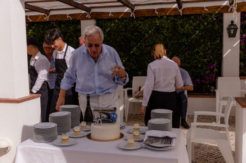 00571- 70 Anos Antonio Victor Melo