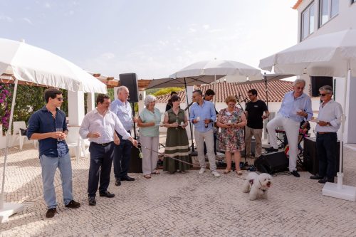 00608- 70 Anos Antonio Victor Melo